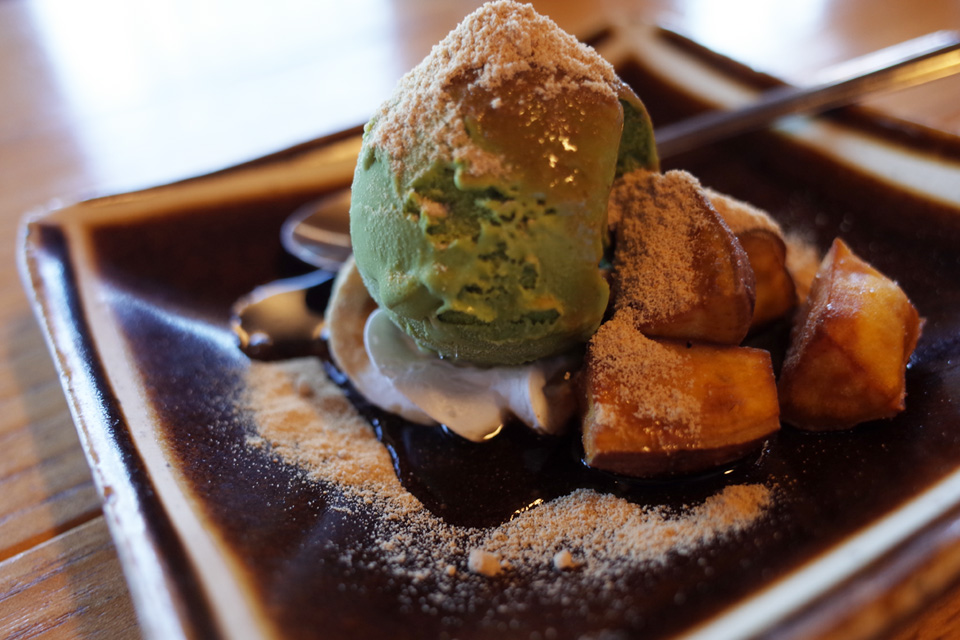 抹茶アイスとサツマイモのデザート 牧場民宿レストラン「和（のどか）」