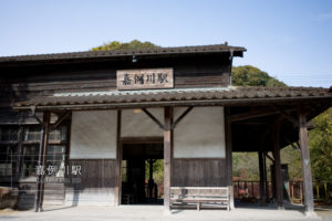 明治時代の木造駅舎が残るJR肥薩線「嘉例川駅」鹿児島県霧島市